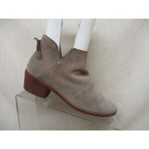 DV Dolce Vita Womens Brown Suede Rear Perforated Zip Ankle Boots Booties Size 6